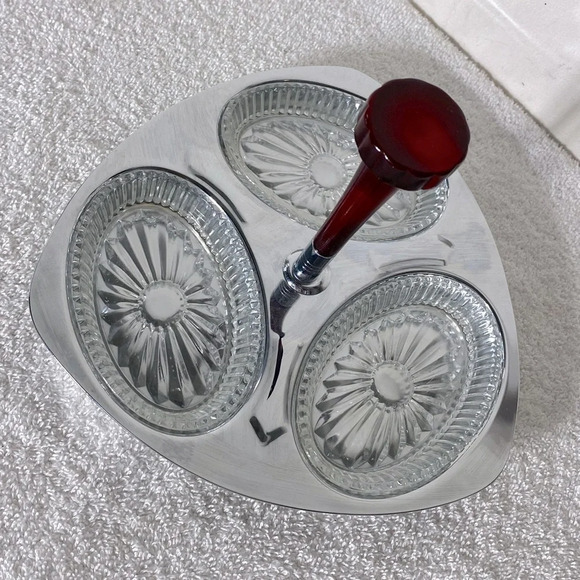 Vintage Glo Hill Gourmates  Chrome Serving Tray W Bakelite Handle & Glass Dishes - Picture 2 of 15